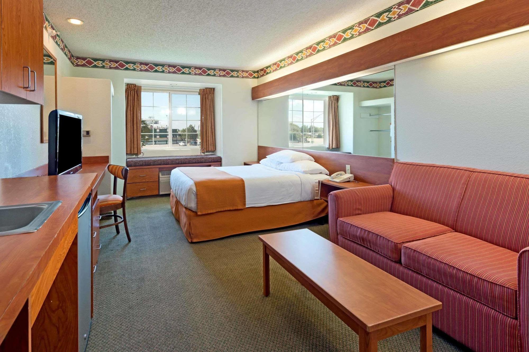 Microtel Inn And Suites Pueblo Extérieur photo
